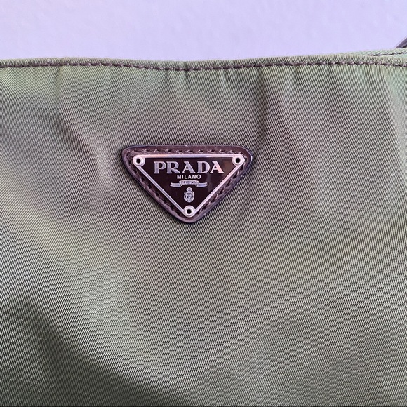Prada army green large zip around expandable tote - Picture 9 of 13